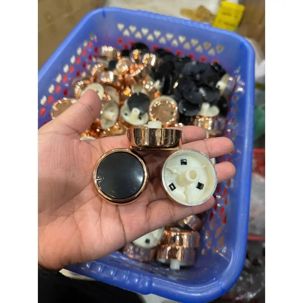 [Đen viền mạ] trục D