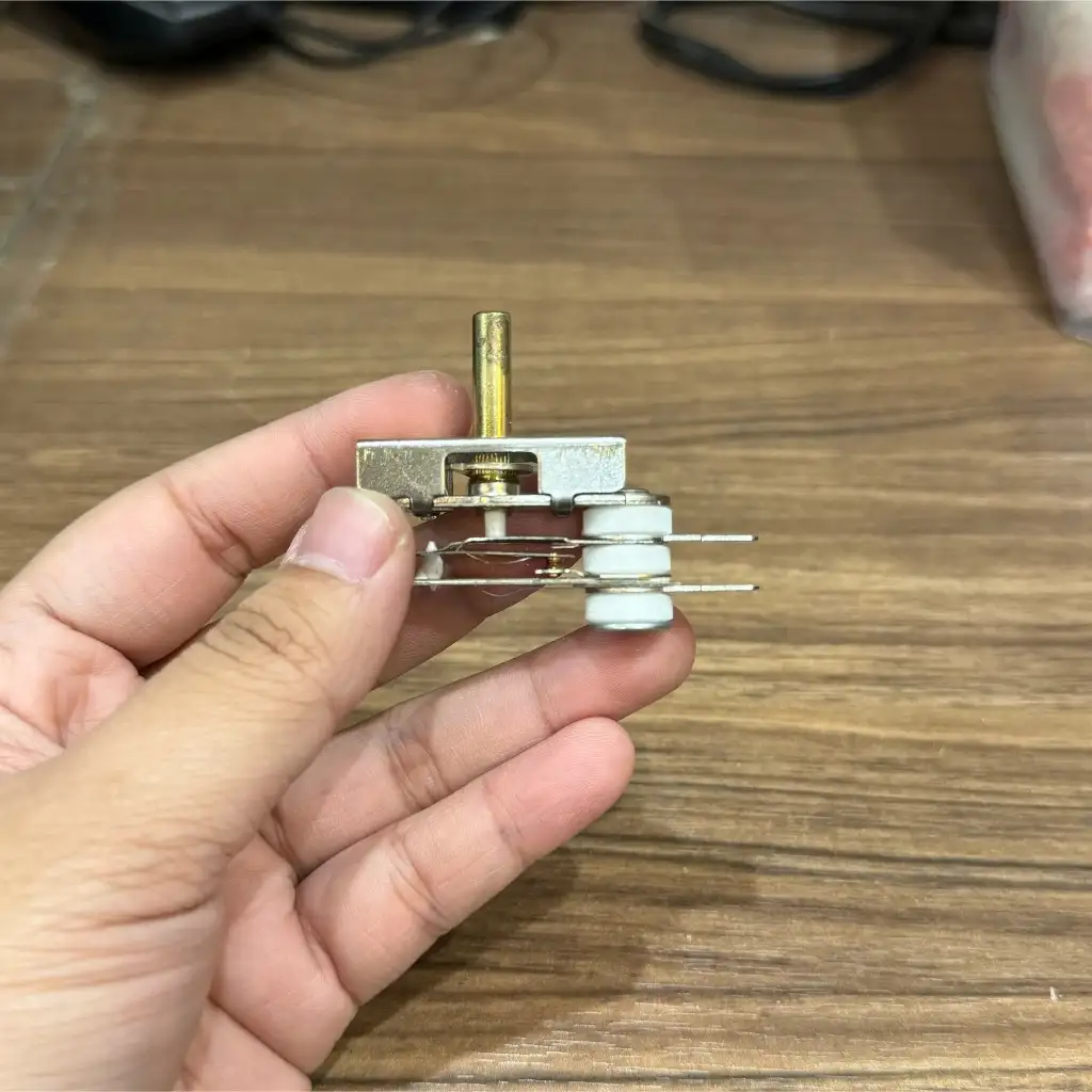 # mẫu mới 2 lỗ ốc